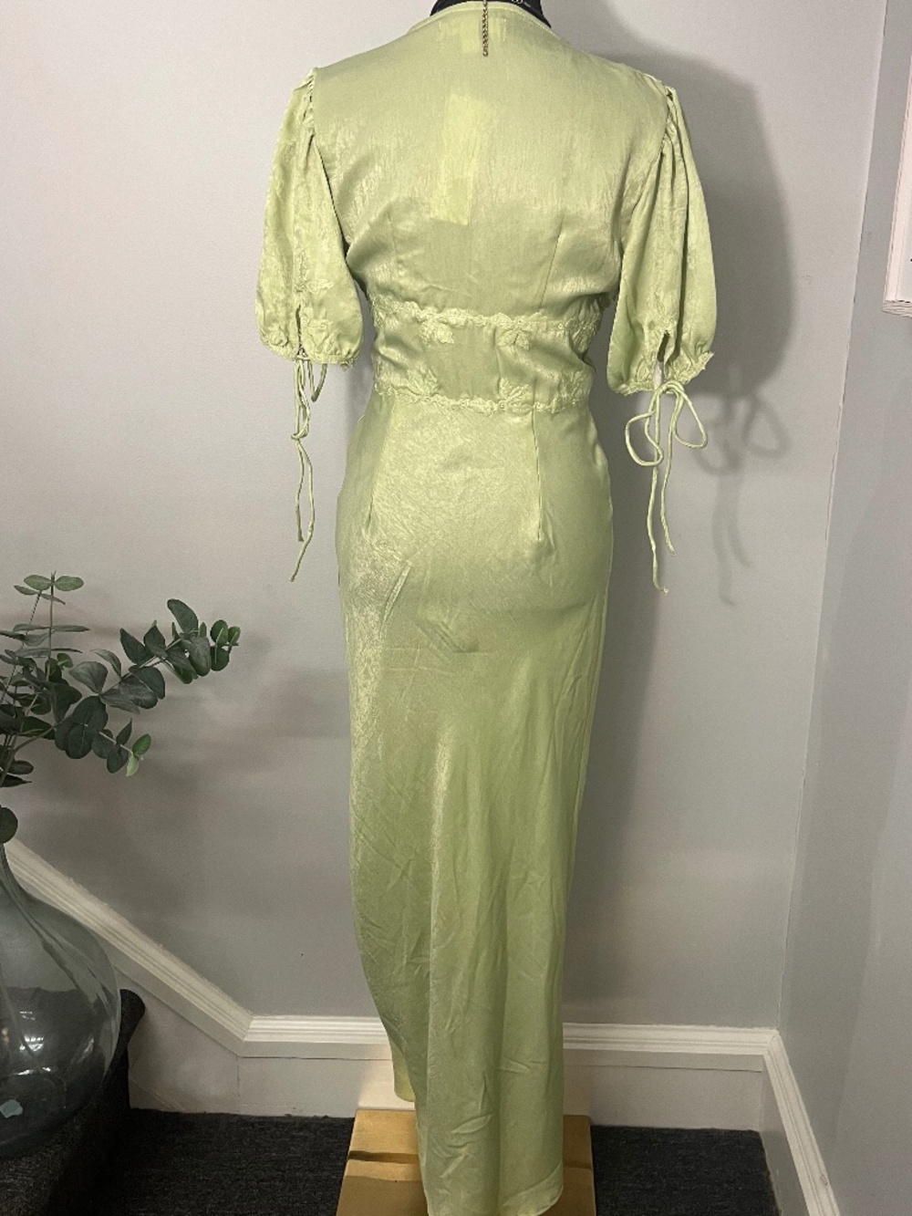 NWT Urban Outfitters Spring Green Puff Sleeve Button Up Maxi Dress Size XS - Picture 2 of 6
